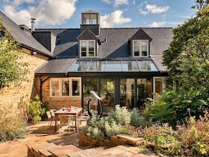Outdoor dining - Berry Pen Cottage (Kingham)