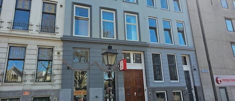 Bagian depan properti