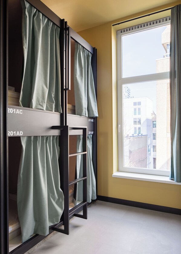 Slaapzaal, uitzicht op de stad | Gratis wifi, beddengoed