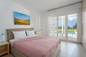 4 slaapkamers, een strijkplank/strijkijzer, gratis wifi, beddengoed