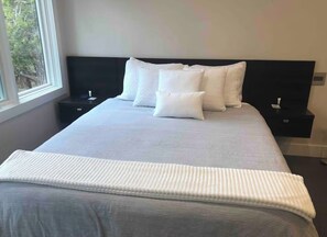 1 غرفة نوم ومكواة/لوح كي وواي فاي مجانًا وملاءات أسرّة