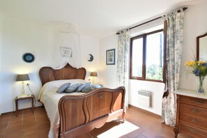 5 Schlafzimmer, Bügeleisen/Bügelbrett, WLAN