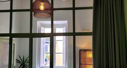 Cavour Charming terraced apartment in the Historic Center of Naples