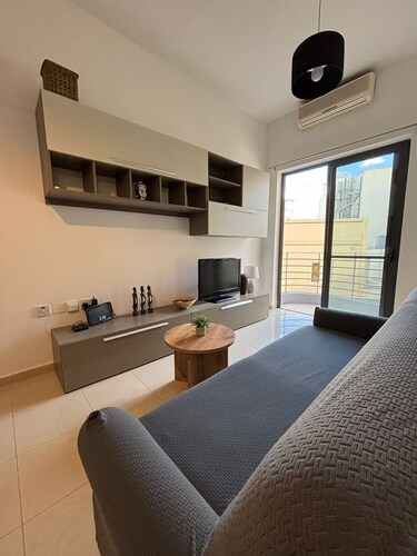 Beautiful spacious apartment in center .