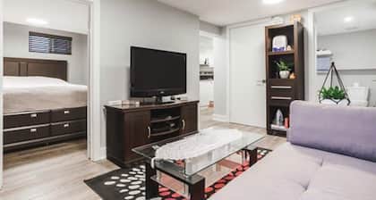 Cozy Toronto Private Apartment