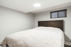 1 chambre, fer et planche Ă repasser, Wi-Fi, draps fournis