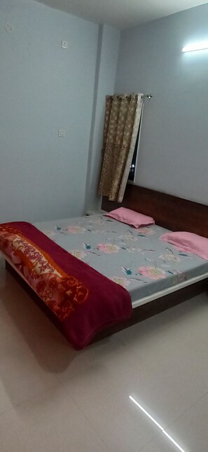 Room - Hotel adiraj palace and lodging (Nevasa)
