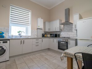 Refrigerador, microondas, horno y tostadora