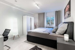 1 habitación, escritorio, wifi gratis y ropa de cama 