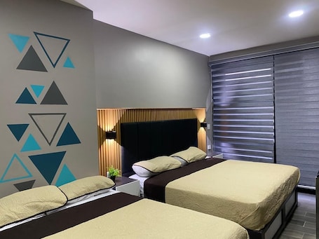 Escritorio, espacio para trabajar con laptop y wifi gratis