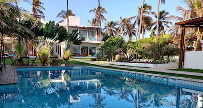 Modern apartment in a small scale exclusive condominium Guajiru beach. (apto#1).