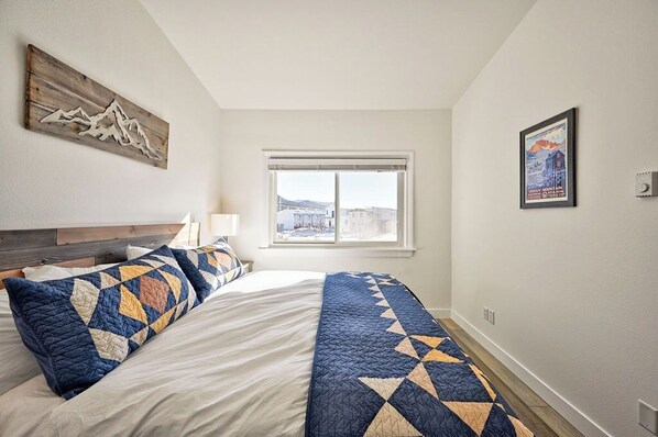 2 bedrooms, WiFi, bed sheets
