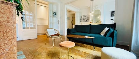 Téléviseur, livres