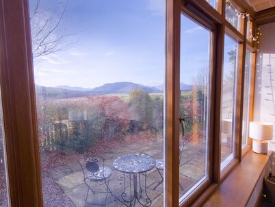 The Schoolhouse, Laggan - large Highland lodge
