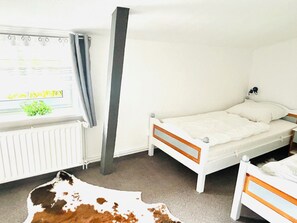 3 bedrooms, WiFi, bed sheets - Ferienhof Eckhoff apartment no. 4 with south-facing terrace (Fehmarn)