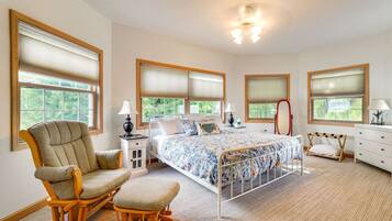 5 bedrooms, desk, iron/ironing board, free WiFi