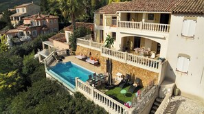 Outdoor dining - Villa Soleil - Large family villa | Sea view | Private pool | Walking distance to the beach (Roquebrune-sur-Argens)
