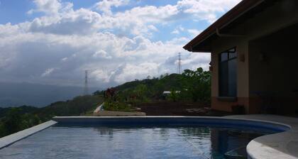 Beautiful house, views, pool, best climate