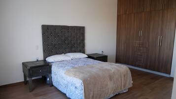 2 makuuhuonetta, Wi-Fi, vuodevaatteet