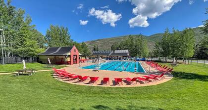 4 bedroom Eagle Vail townhome on golf course; minutes to Vail and Beaver Creek