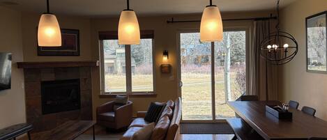 Téléviseur connecté, foyer, jeux vidéo