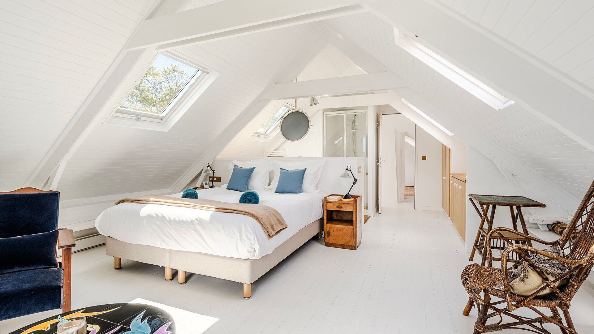 5 soverom, wi-fi (inkludert) og sengetøy