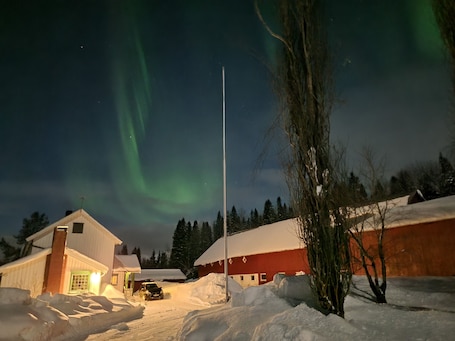 Exterior. Scenic Rural Apartment