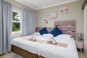 3 bedrooms, iron/ironing board, WiFi, bed sheets