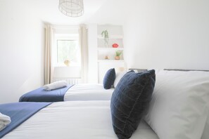 Apartment, Balcony, River View | 2 bedrooms, iron/ironing board, free WiFi, bed sheets - 2 Bed Apartment Overlooking Water (Cardiff)