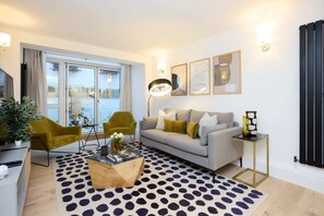 Apartment (2 Bedrooms) | Exterior - The Melbray Gem - 2bdr Apartment With Courtyard (London)