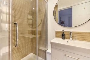 Apartment (2 Bedrooms) | Exterior