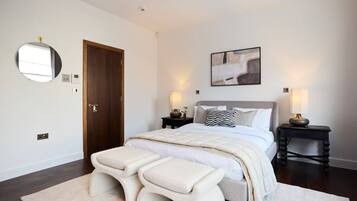 House (4 Bedrooms) | Exterior