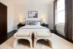 House (4 Bedrooms) | Exterior