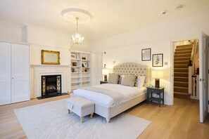 House (6 Bedrooms) | Exterior