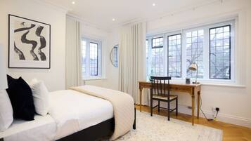 House (4 Bedrooms) | Exterior