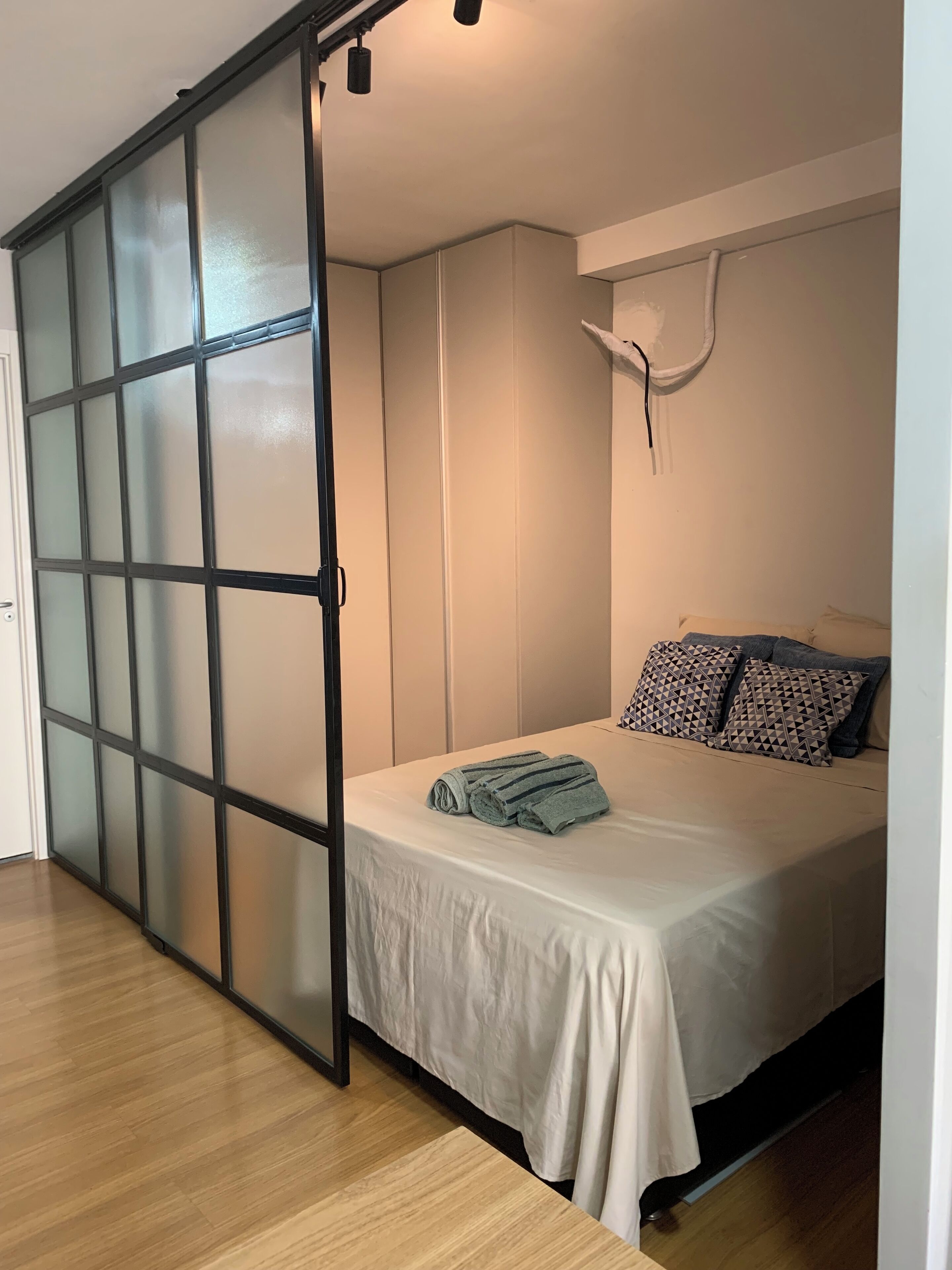 1 quarto, ferros/tábuas de passar roupa, Wi-Fi, roupa de cama
