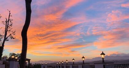 Stunning 2-bedroom house w/ fitness room, outdoor kitchen WiFi in Moorpark