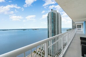 Condo, ban công, quang cảnh biển | Ban công