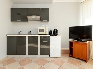 Apartment | Private kitchen | Highchair - Apartment in Rewal Near the Beach (Rewal)