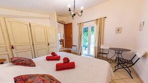 2 bedrooms, iron/ironing board, free WiFi, bed sheets - Le Cabanon by Pinarello Villa Services (Sainte-Lucie de Porto-Vecchio)