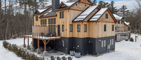 المنشأة من الخارج