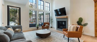 Brand NEW Ski-in/Ski-out retreat at Cranmore Mt.!