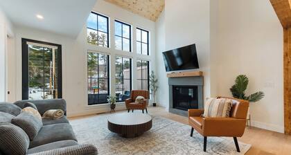 Brand NEW Ski-in/Ski-out retreat at Cranmore Mt.!