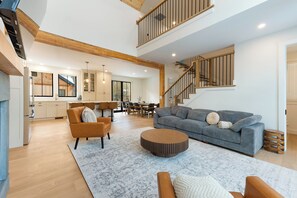 TV connectée, cheminée, baby-foot