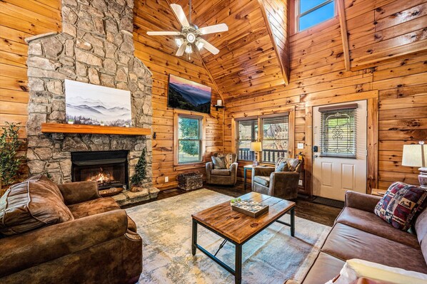 Una Smart TV, una chimenea