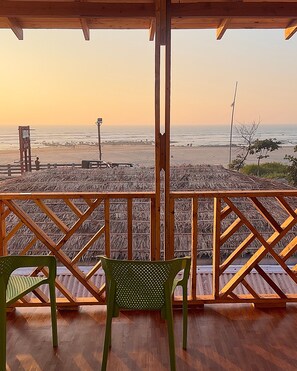 Deluxe-Einzelzimmer, Balkon, Meerblick | Bettwäsche aus ägyptischer Baumwolle, hochwertige Bettwaren