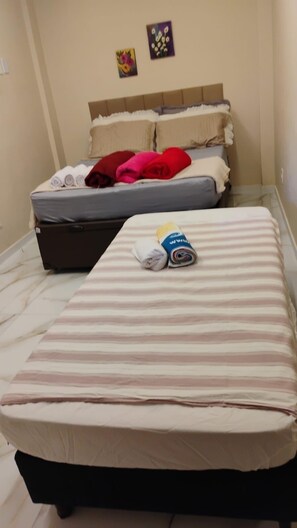 1 habitación, tabla de planchar con plancha y wifi 