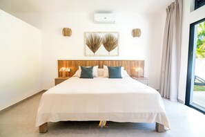 4 bedrooms, in-room safe, iron/ironing board, free WiFi