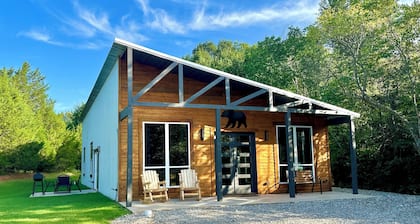 Cozy, Rustic Cabin w/ Pool Table, Foosball, & Fast WiFi, South of Norman