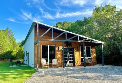 Cozy, Rustic Cabin w/ Pool Table, Foosball, & Fast WiFi, South of Norman